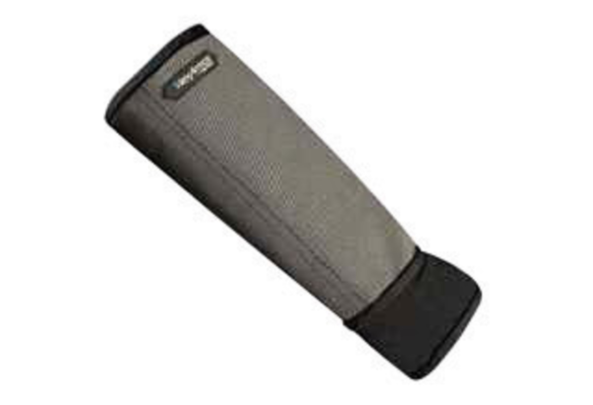 HexArmor® Medium Black And Gray SuperFabric® Needlestick Resistant Armguard With Spandex Wrist Insert And Thumb Hole