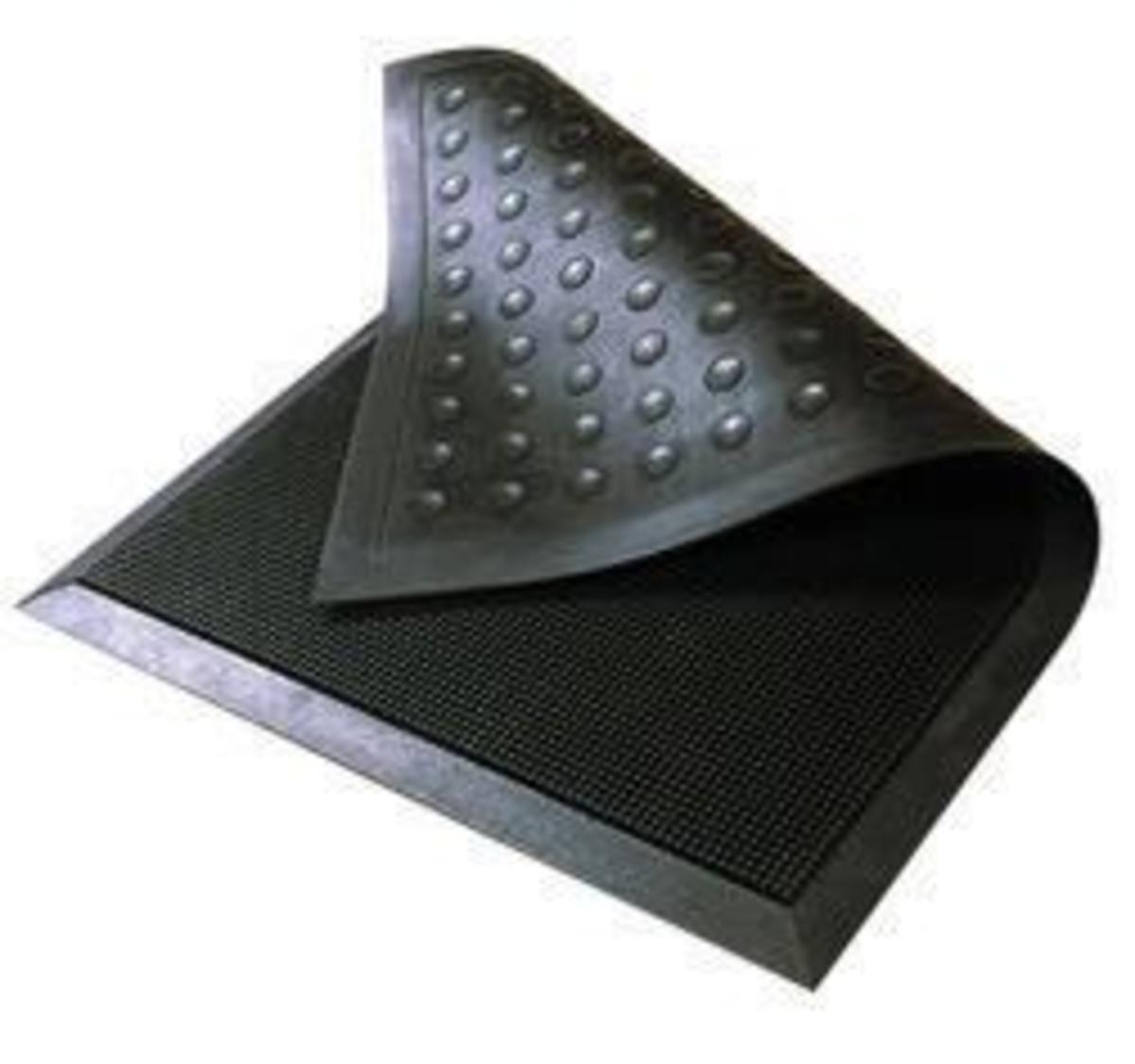 Superior Manufacturing 3' X 6' Black Molded Rubber NoTrax® Rubber Brush™ Outdoor Entrance Anti-Fatigue Floor Mat